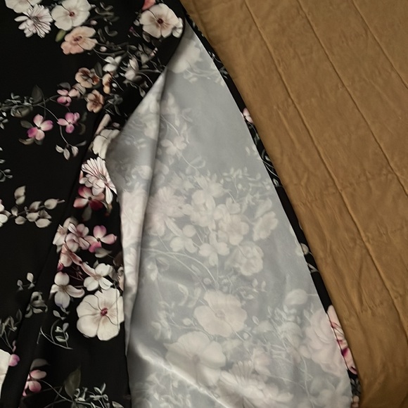 Bryn Walker Tunic - Picture 2 of 5